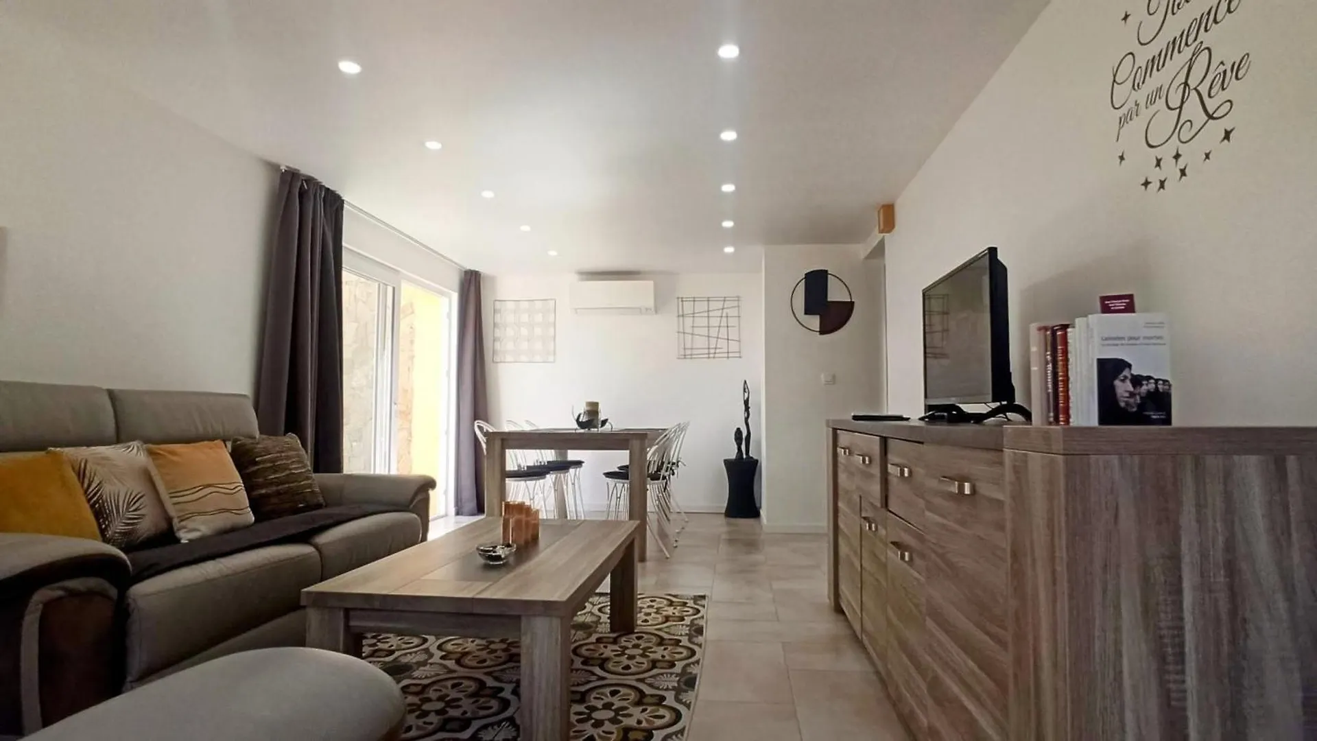 Gite-Ndame-Aldiana Trans-en-Provence 0*,  France